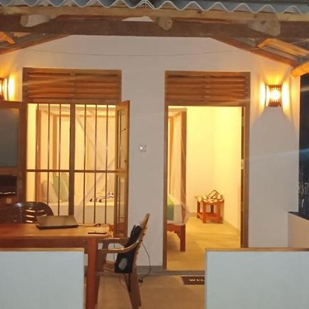 Hriketiya White Villa ディックウェラ エクステリア 写真